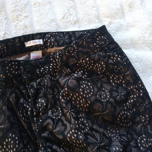 Xhilaration sz 7 floral overlay jeans - Picture 3 of 8